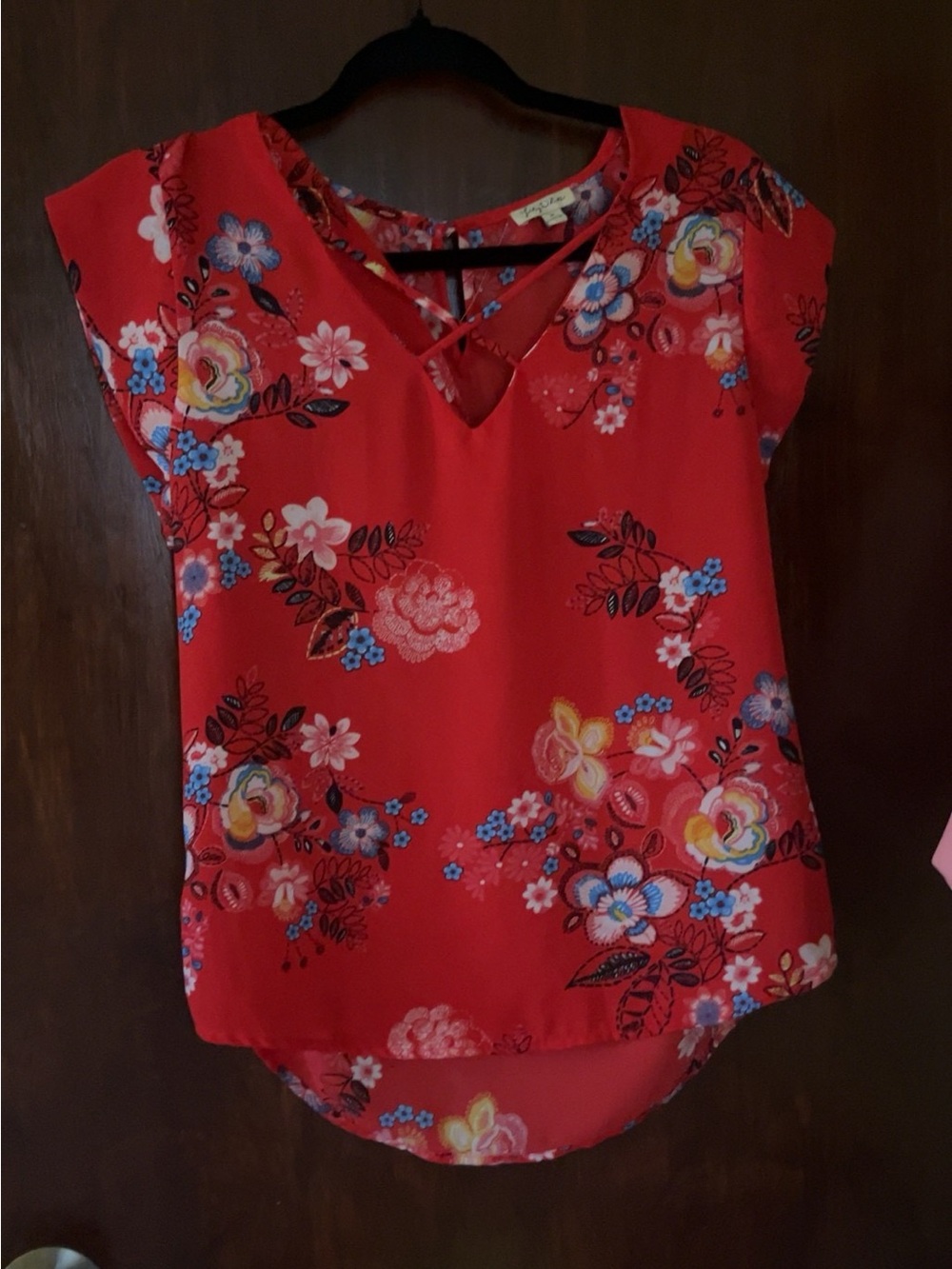 Lily White Red Floral V-Neck Crisscross Blouse